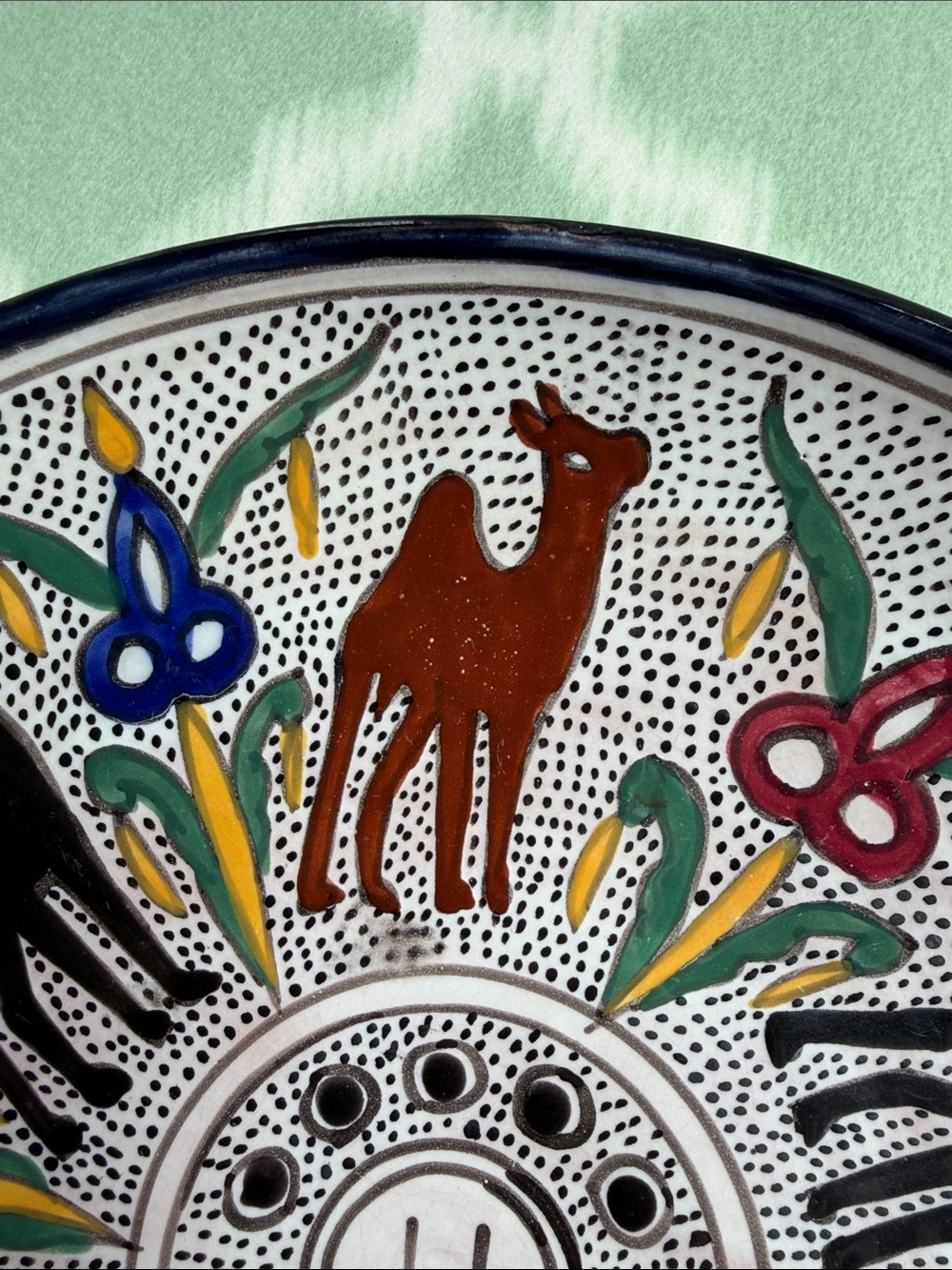 12” Vintage Hand-Painted Ceramic Tunisian Plate - Black Brown Blue Green red - Picture 3 of 9